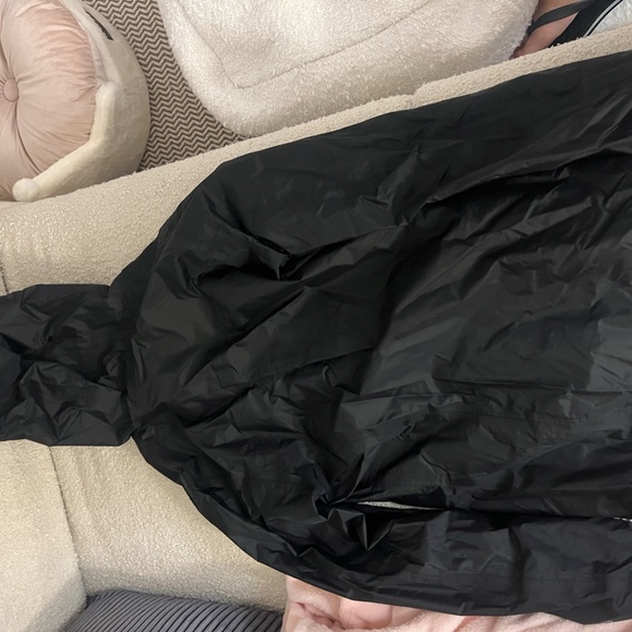 Columbia Women’s Arcadia Rain Jacket - Picture 3 of 3